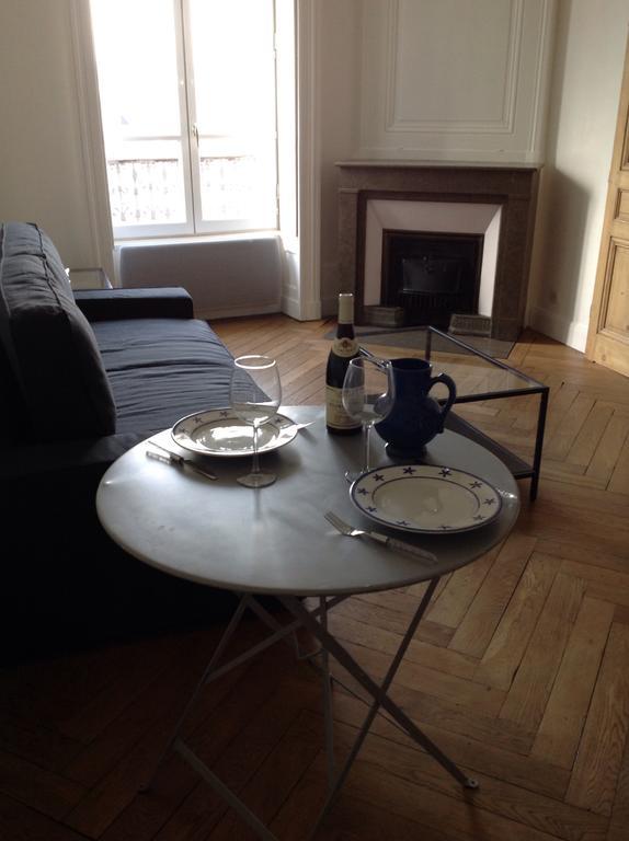 Cocon Au Pied De La Croix Rousse Apartment Lyon Room photo